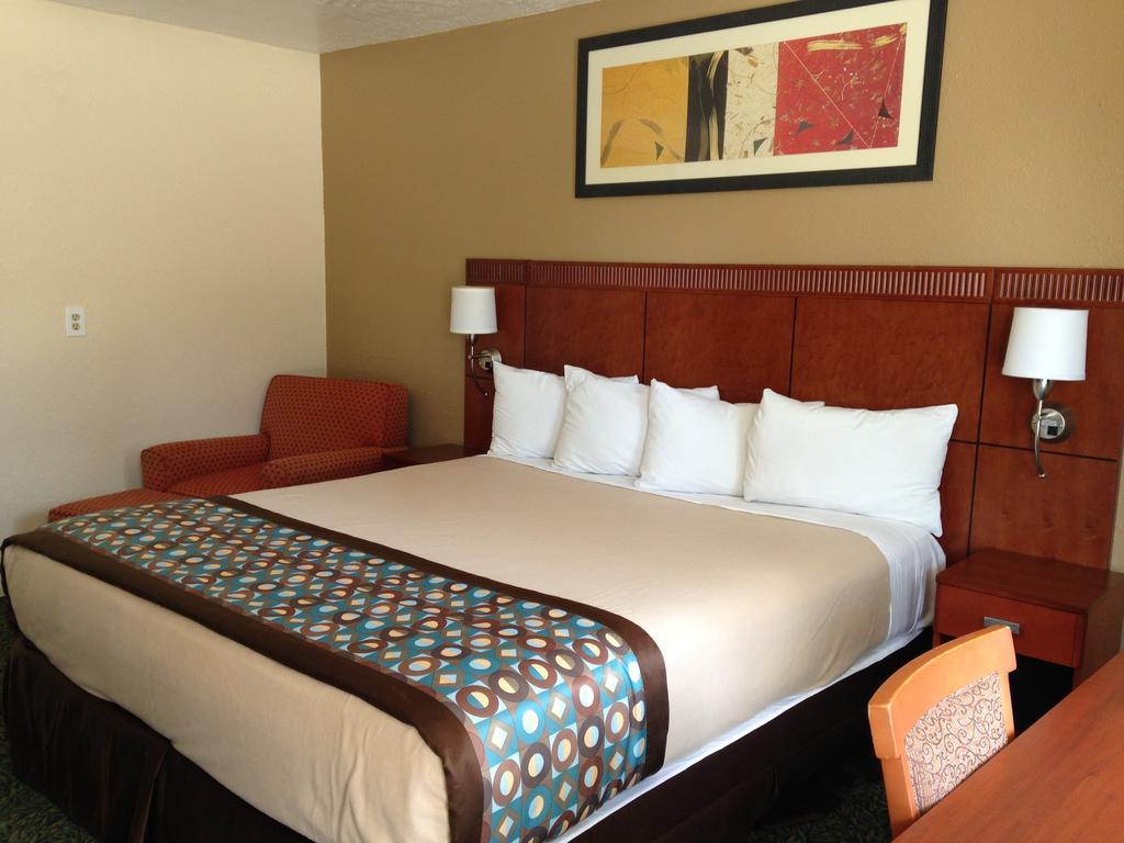 Escondido Lodge Room photo