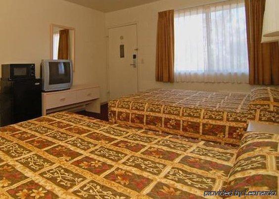 Escondido Lodge Room photo